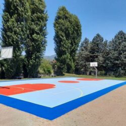 Campetto di basket all'aperto